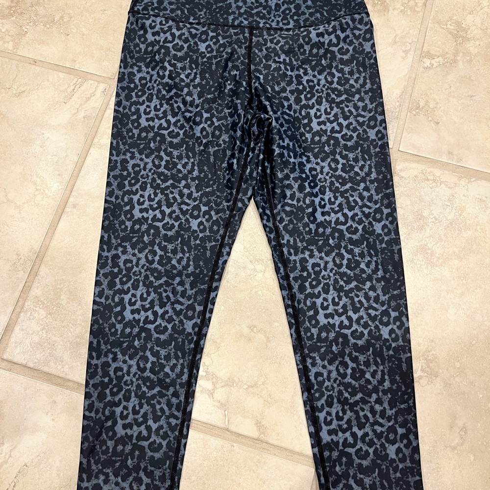 ZYIA stone leopard scrunchy butt